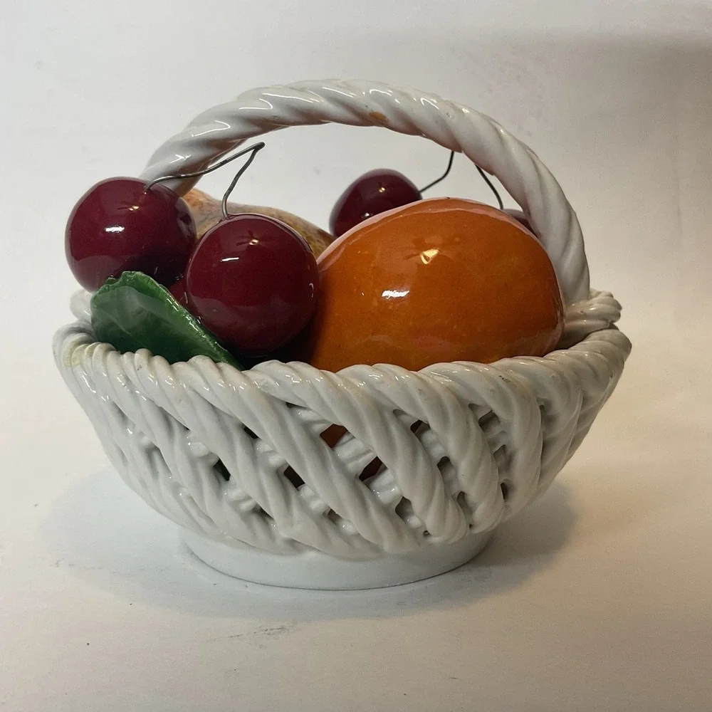 Vintage Bassano Capodimonte Style‎ Italian Italy Ceramic Fruit Basket Figurine